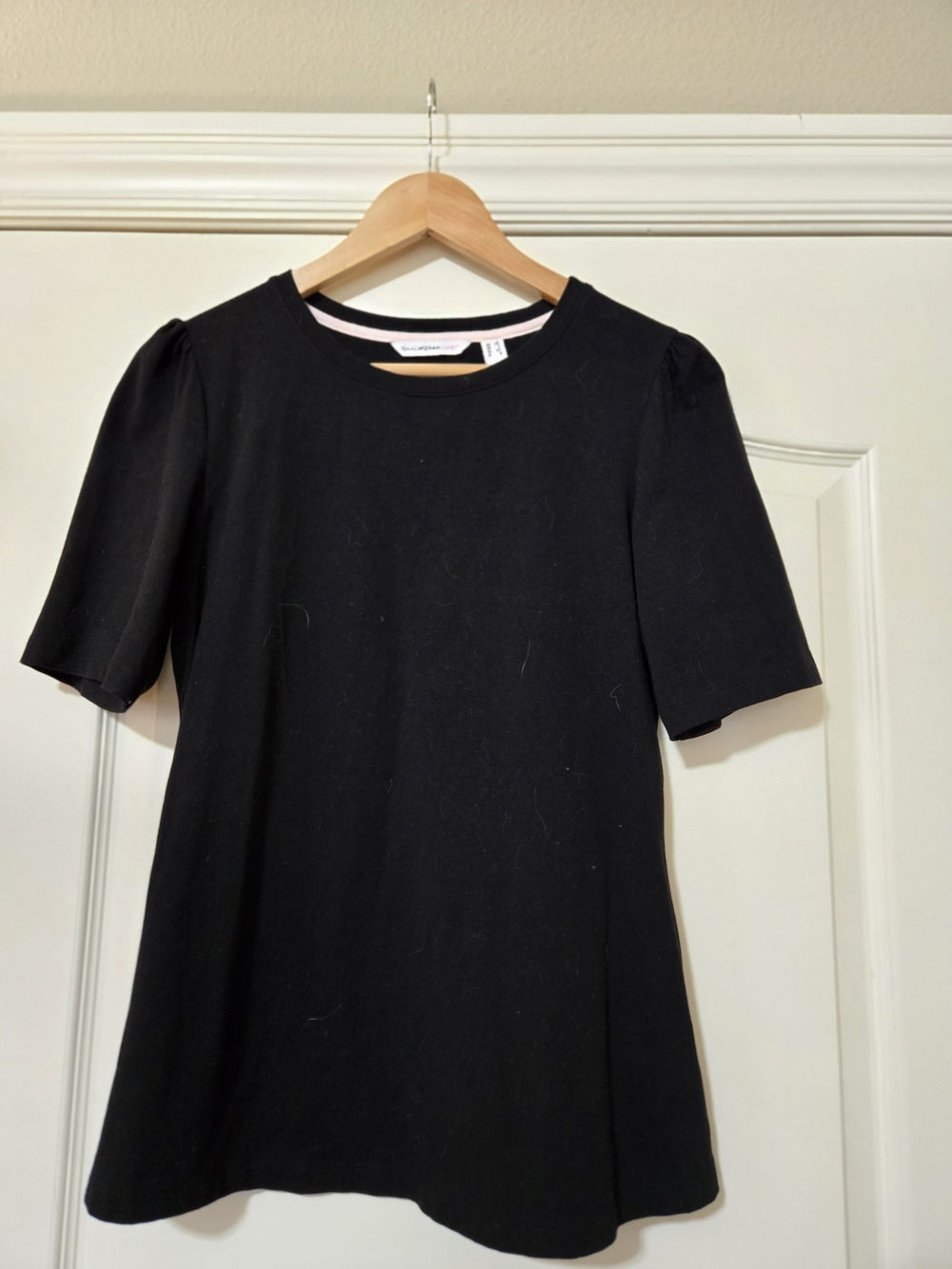Isaac Mizrahi Black Classic Short Sleeve Crewneck Tee Soft Easy Layering